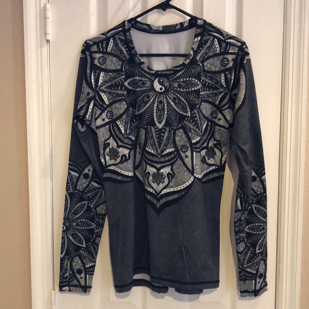 InknBurn Women’s Large Healing Mandala Pullover